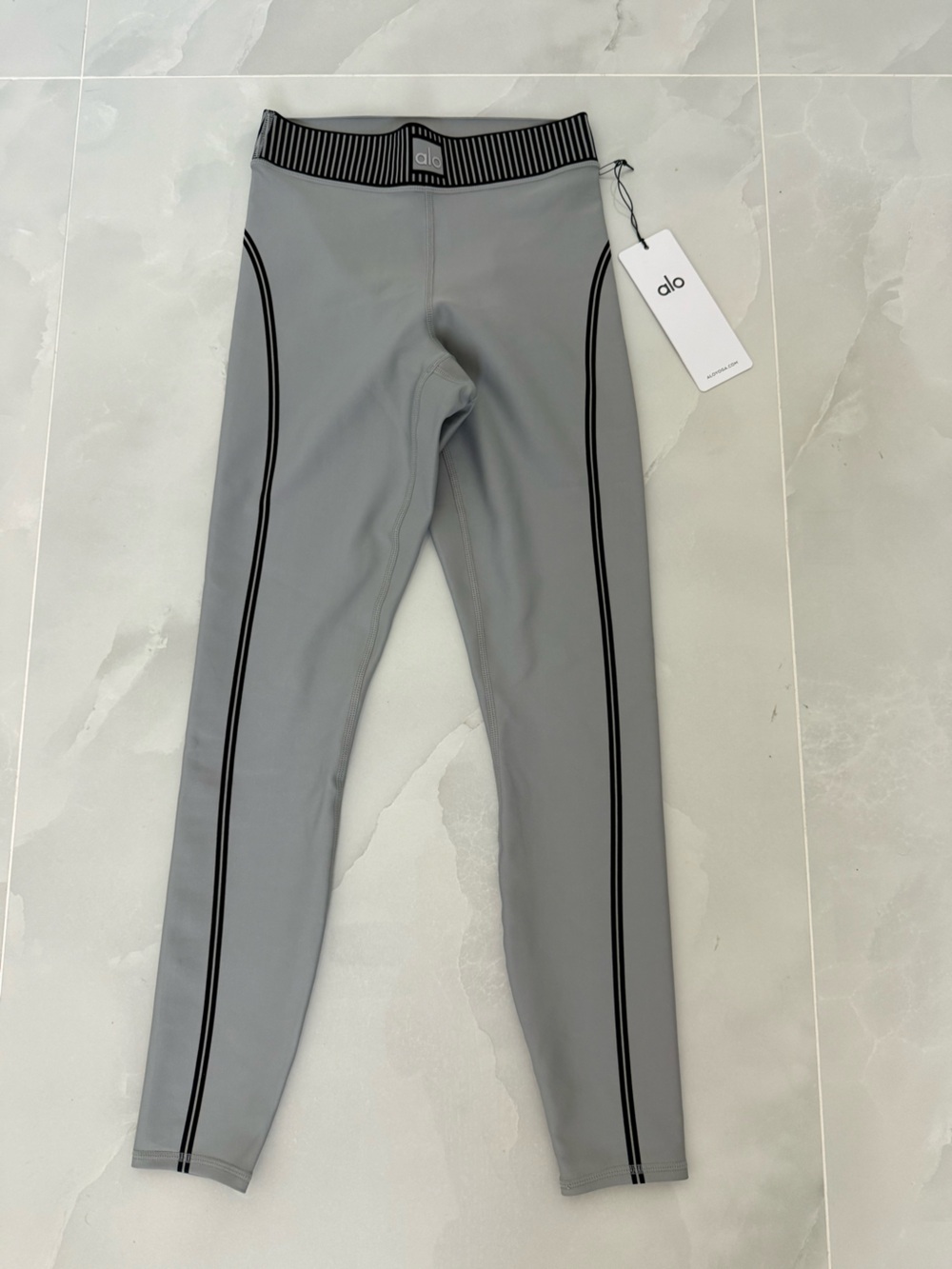 ALO Yoga Gray Leggings with Black Side Stripe xxs